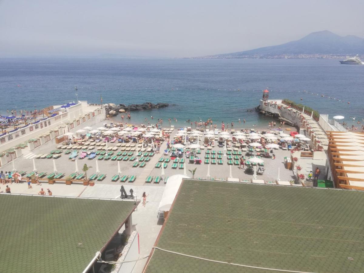 Maremonti Apartments Кастелламмаре-ди-Стабия Экстерьер фото