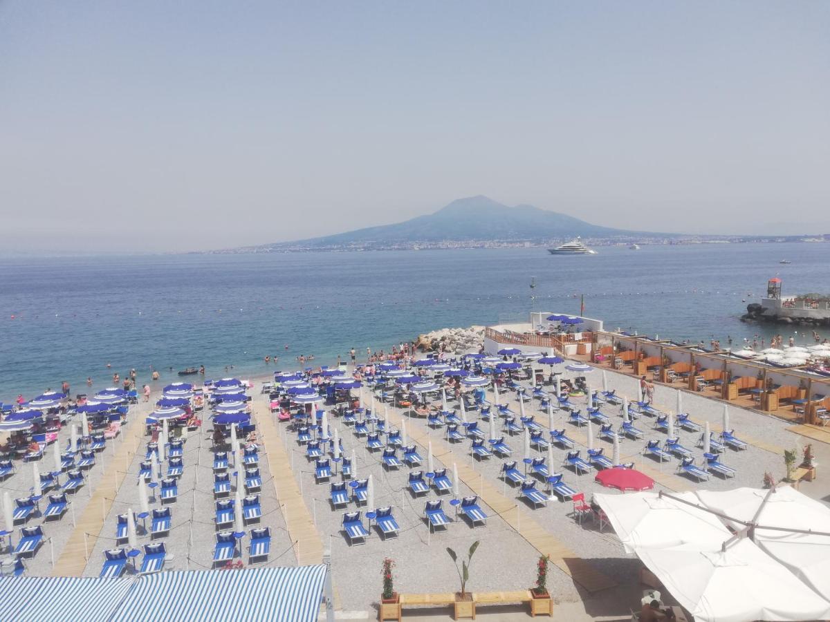Maremonti Apartments Кастелламмаре-ди-Стабия Экстерьер фото