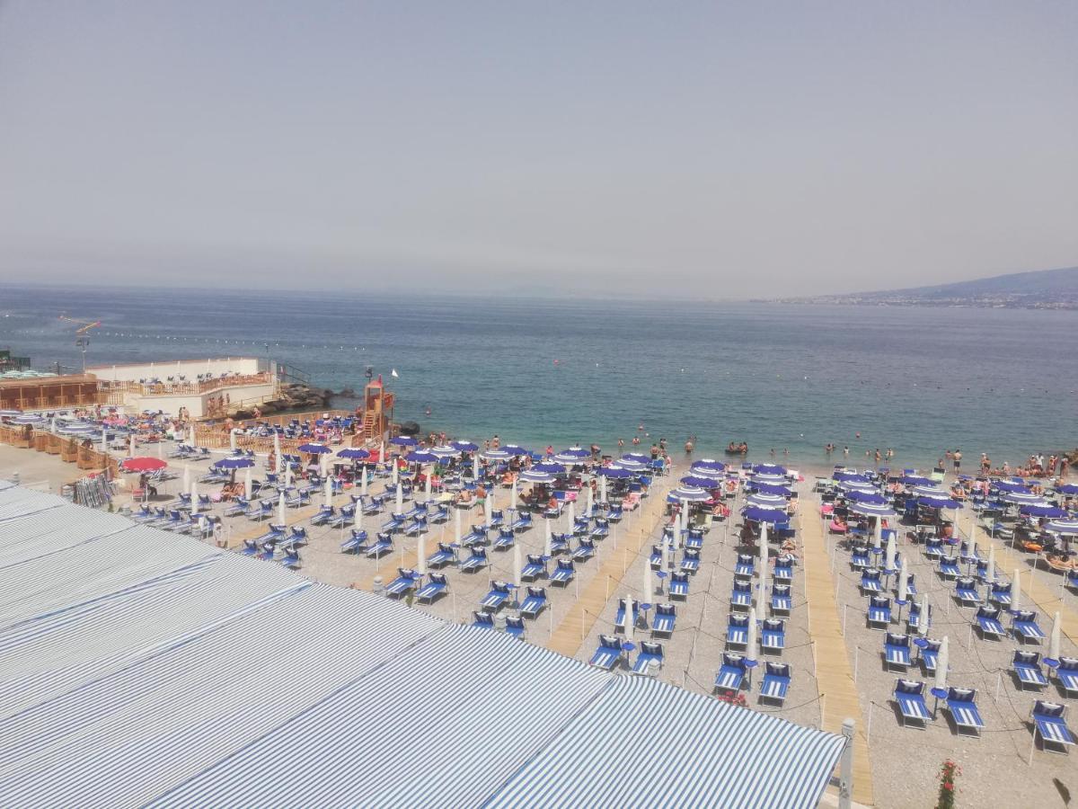 Maremonti Apartments Кастелламмаре-ди-Стабия Экстерьер фото